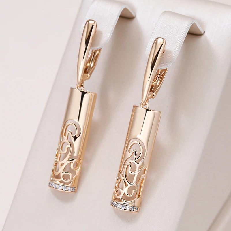 Elegant gold-plated rectangular earrings
