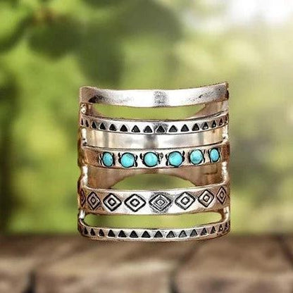 Bohème Cut-out Ring with Carved Turquoise