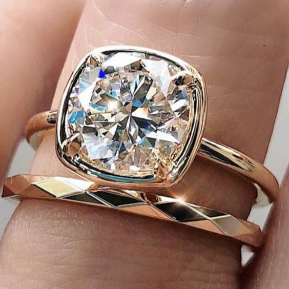 Double Ring Golden Cubic Crystal