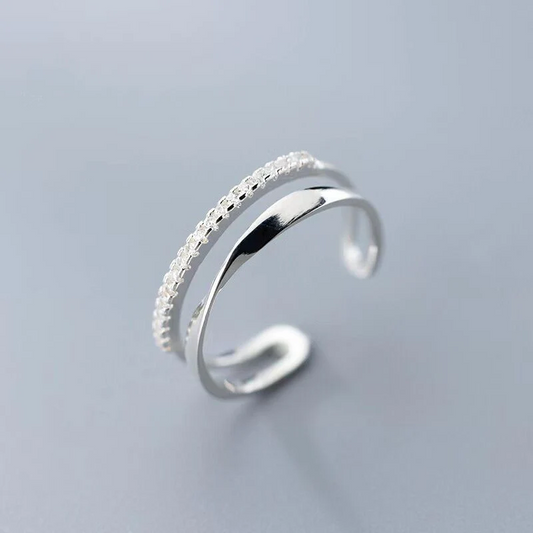 Adjustable silver ring with zirconias