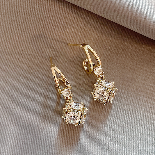 Elegant Cubic Zirconia Earrings in Gold