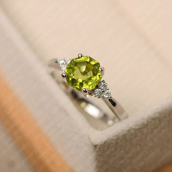 Olive Crystal Ring in Silver