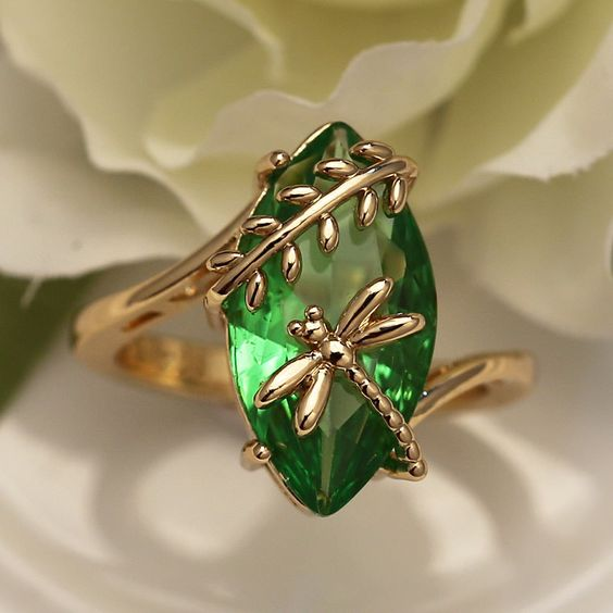 Dragonfly Green Crystal Ring