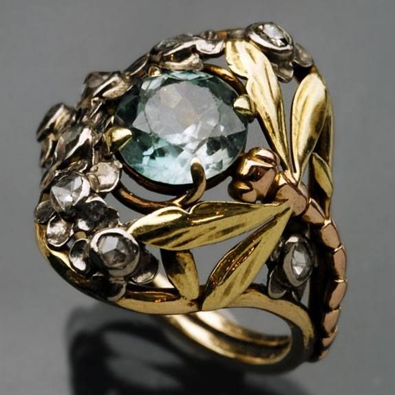 Floral Ring with Blue Crystal in Vintage Gold